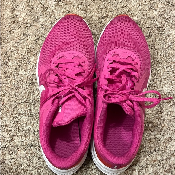 Nike Women's Pink Running Shoes - Picture 10 of 10